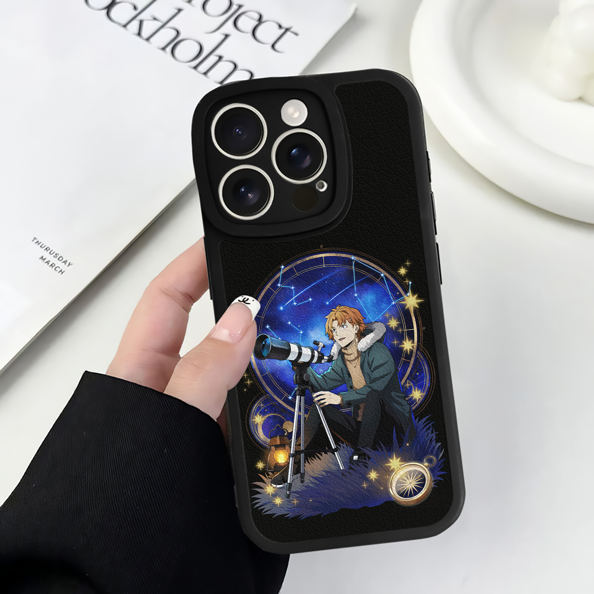 （画像用） 文豪ストレイドッグス Bungo Stray Dogs 【iPhone 16シリーズ対応】シリコンスマホケース（レザー調） 材質：シリコン